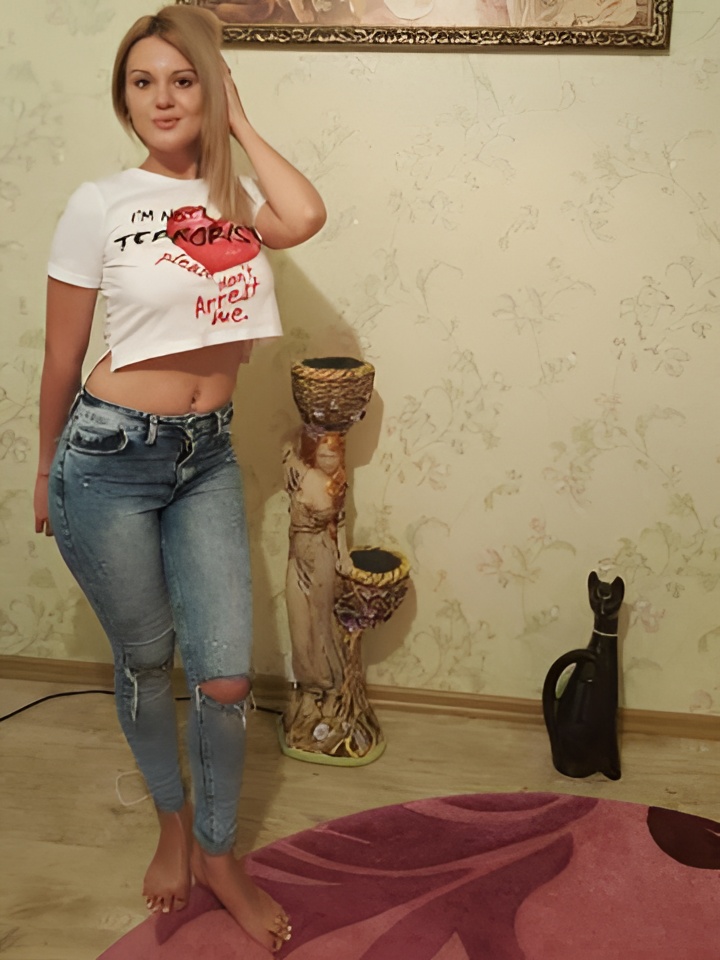 Юлия привлекательная девушка из Уварово цена от 5000 руб