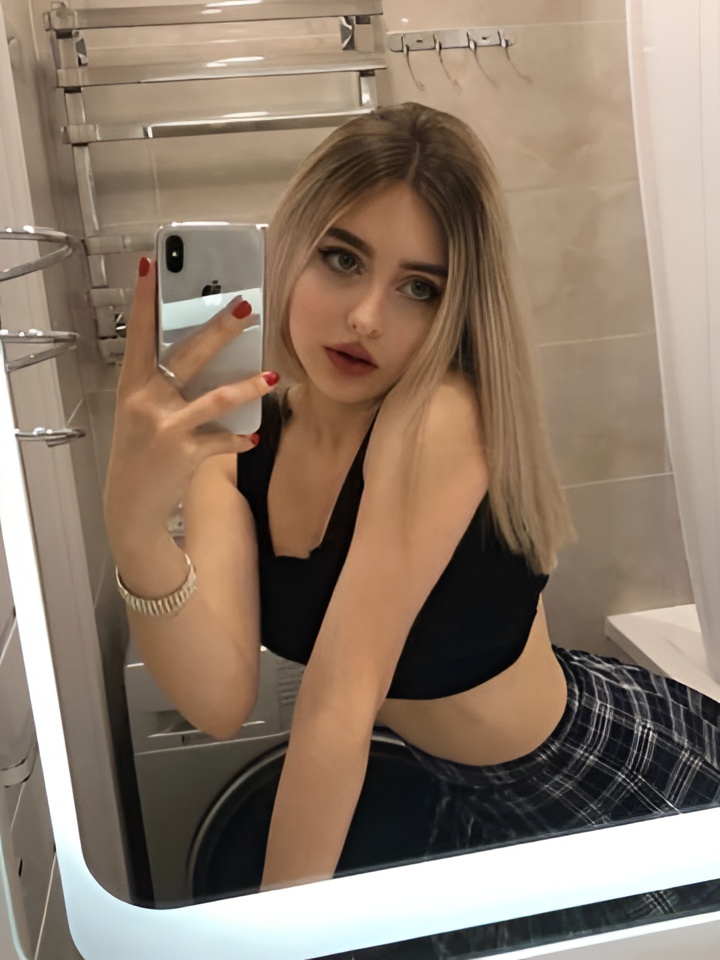 Зоя привлекательная девушка из Уварово цена от 5000 руб