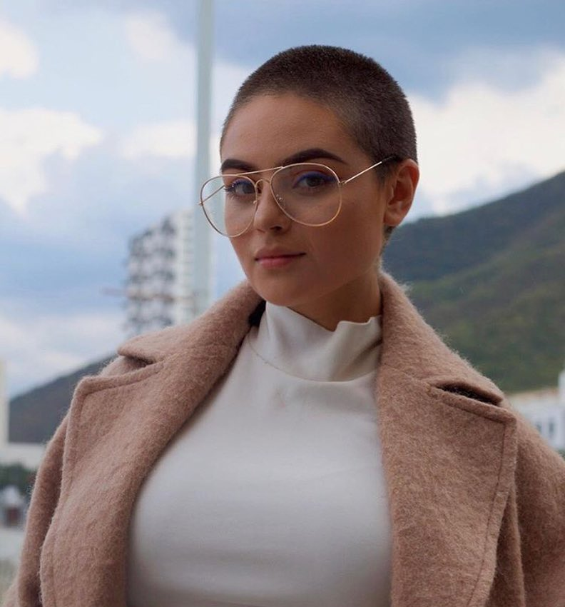 Алеся привлекательная девушка из Уварово цена от 3500 руб