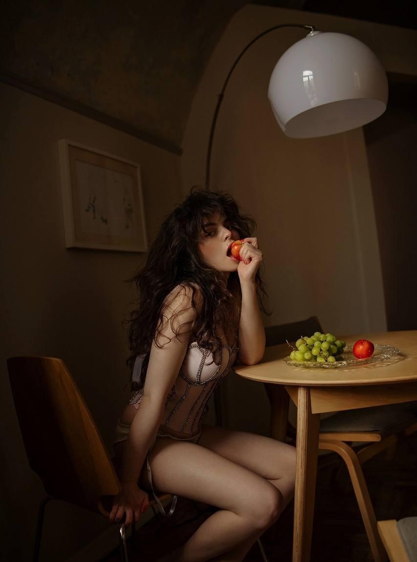 Таисия привлекательная девушка из Уварово цена от 5000 руб