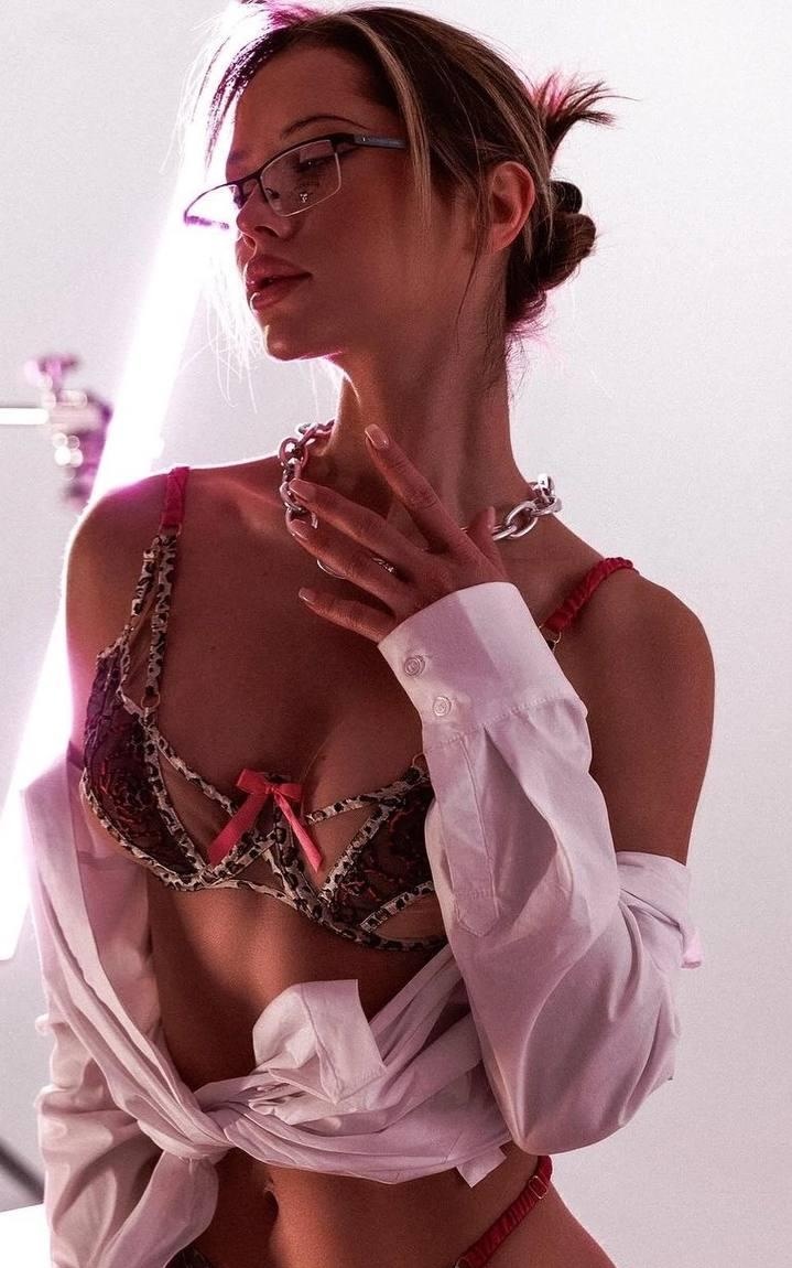 Мила привлекательная девушка из Уварово цена от 6000 руб