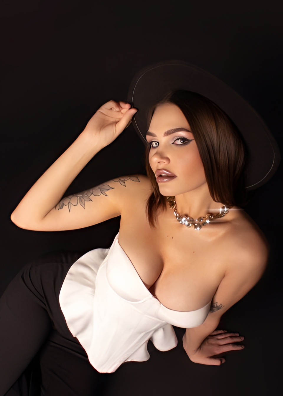 Яна привлекательная девушка из Уварово цена от 6000 руб